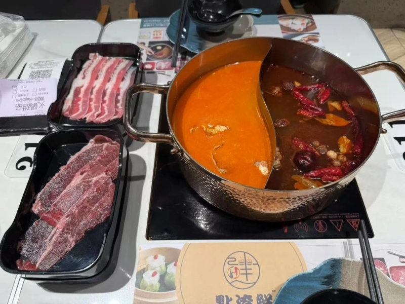 臺式火鍋設有8款特色湯底