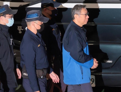 臺北地院裁定，柯文哲等四人延長羈押2個月。
