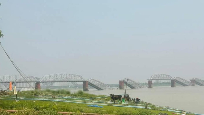 緬甸地震后，實皆有跨河大橋骨牌式斷裂。 WhatsHappeningInMyanmar@X.jpg