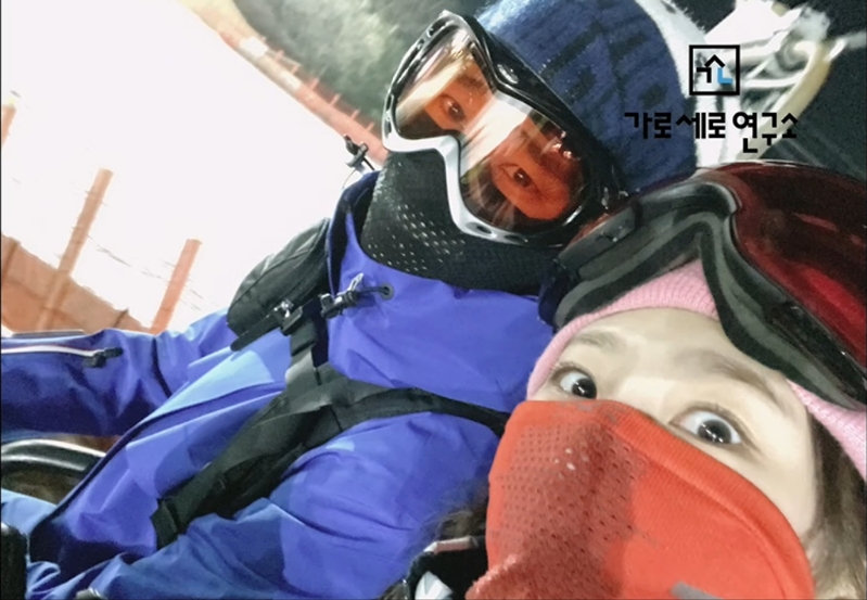 《橫豎研究所》曝光疑似金賽綸、金秀賢滑雪場約會照。