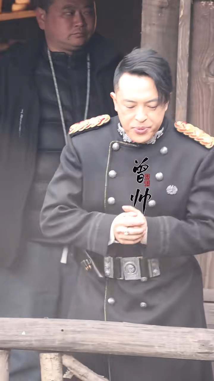 富大龍日前被拍得于埋位前，向湖中兩度吐痰。
