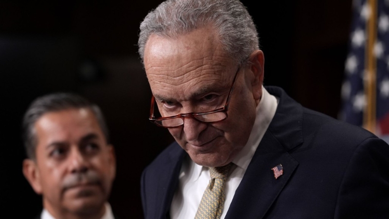 美國民主黨領袖舒默（Chuck Schumer）推動立法，盼表決修正案取消部分特朗普關稅。 美聯社.jpg