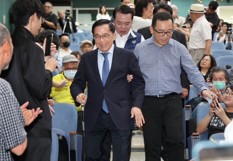 前總統陳水扁19日出席凱達格蘭學校舉行的「2025黃信介先生紀念講座」活動，并以「臺灣民主的韌性與轉型」為題發表演說。