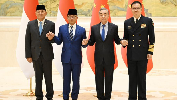 中國與印尼21日舉行外長防長2＋2對話機制首次部長級會議。