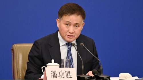 央行行長潘功勝抵達美國，出席國際貨幣基金組織（IMF）和世界銀行舉行春季會議。