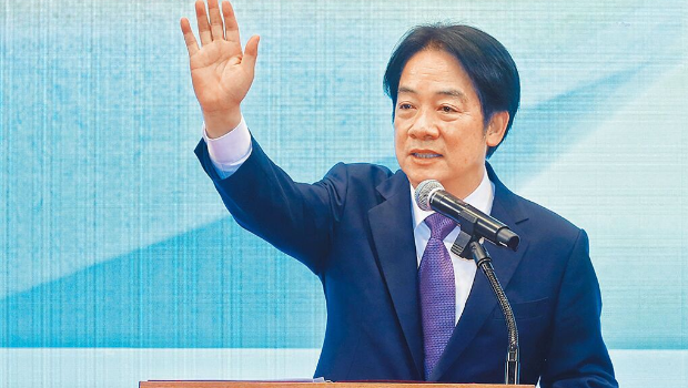 賴清德上任不到一年，就放行臺積電移美、加碼美債、采購阿拉斯加天然氣三大利空，挨批賣臺昏君。
