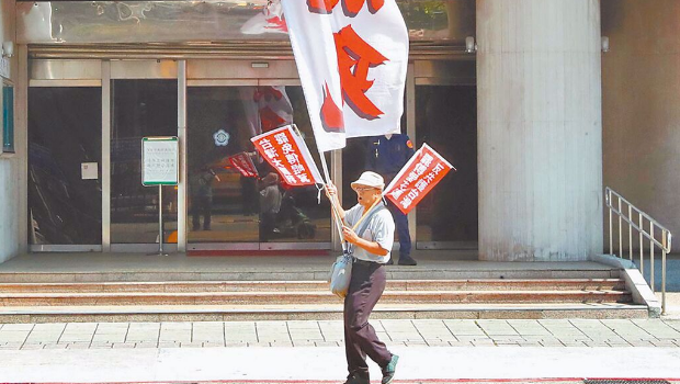 綠營推大罷免亂象引發質疑。