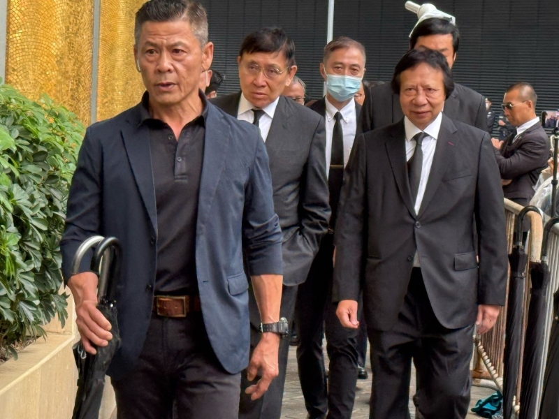 新地新地主席兼董事總經理郭炳聯、前聯席主席郭炳江一同到場。