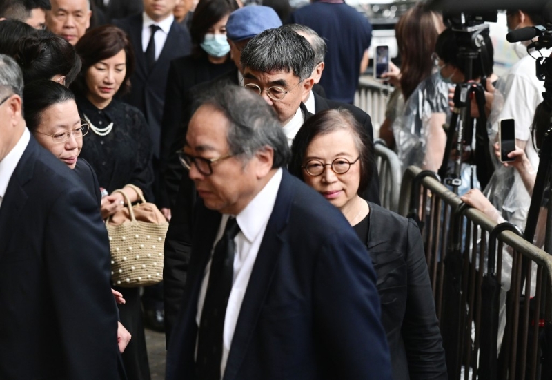 前食物及衛生局局長陳肇始（右）。 劉駿軒攝