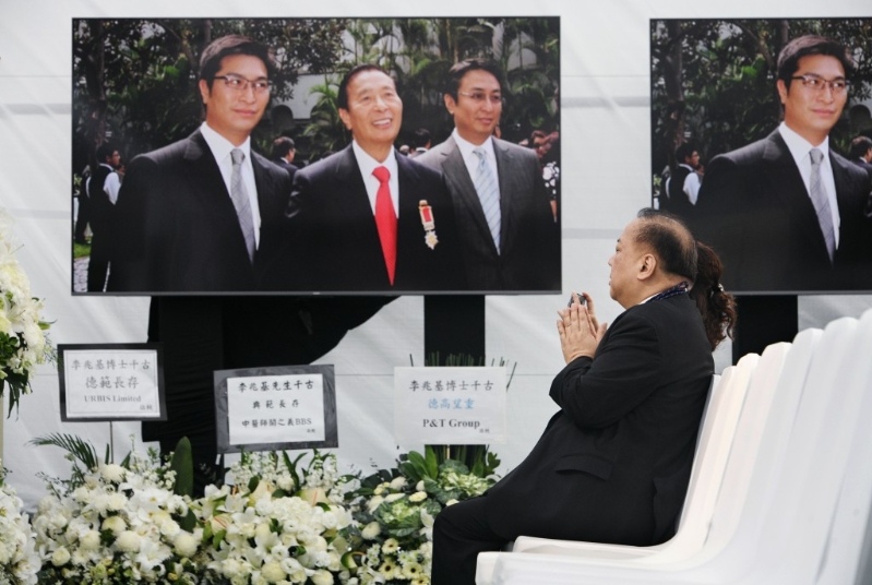 李兆基今（28日）舉行團體公祭及大殮出殯儀式。