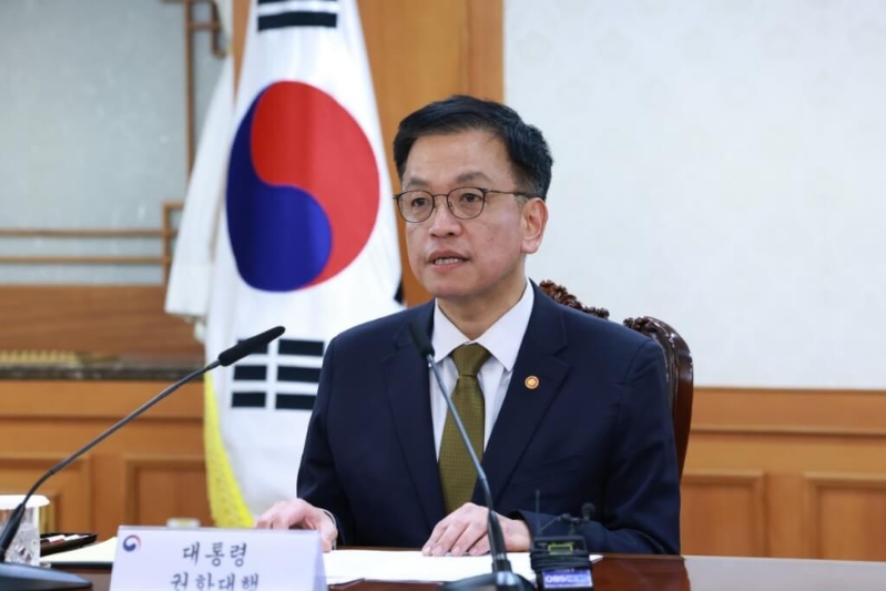 韓國經濟副總理崔相穆。韓聯社.jpg