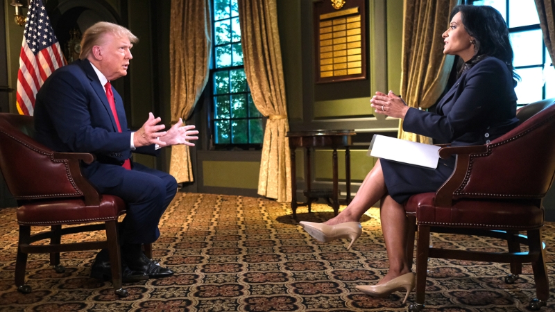 特朗普與NBC《與媒體有約》（Meet the Press）主持人維爾克（Kristen Welker）進行一對一專訪。.jpg