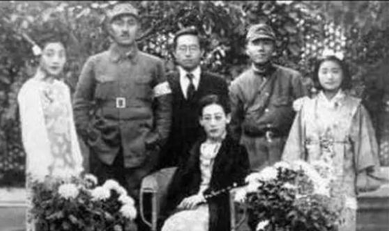 川島芳子也是清朝皇室后代。