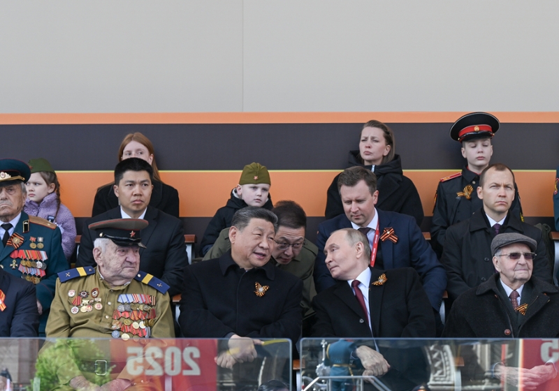 國家主席習近平和來自世界20多個國家及國際組織領導人應邀出席慶典。