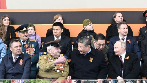 當地時間5月9日，俄羅斯舉行盛大慶典，紀念蘇聯偉大衛國戰爭勝利80周年。國家主席習近平和來自世界20多個國家及國際組織領導人應邀出席慶典。新華社