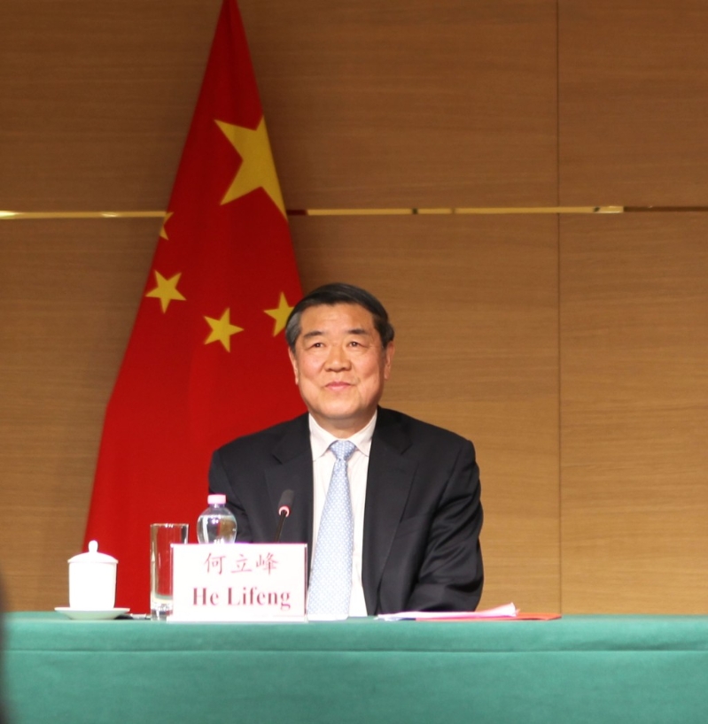 何立峰在記者會上。 中新社