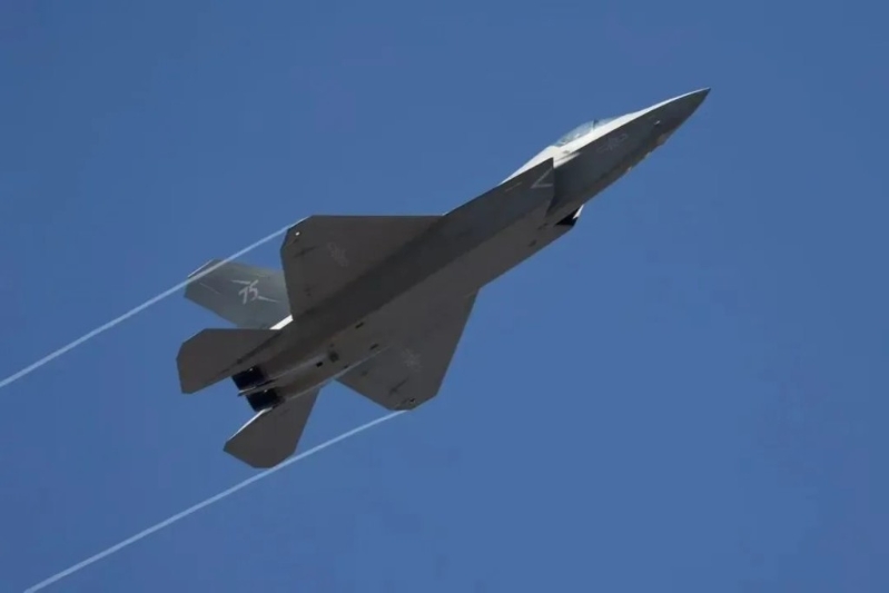 試飛過的機師均贊殲-35A人機控性能出色。 影片截圖