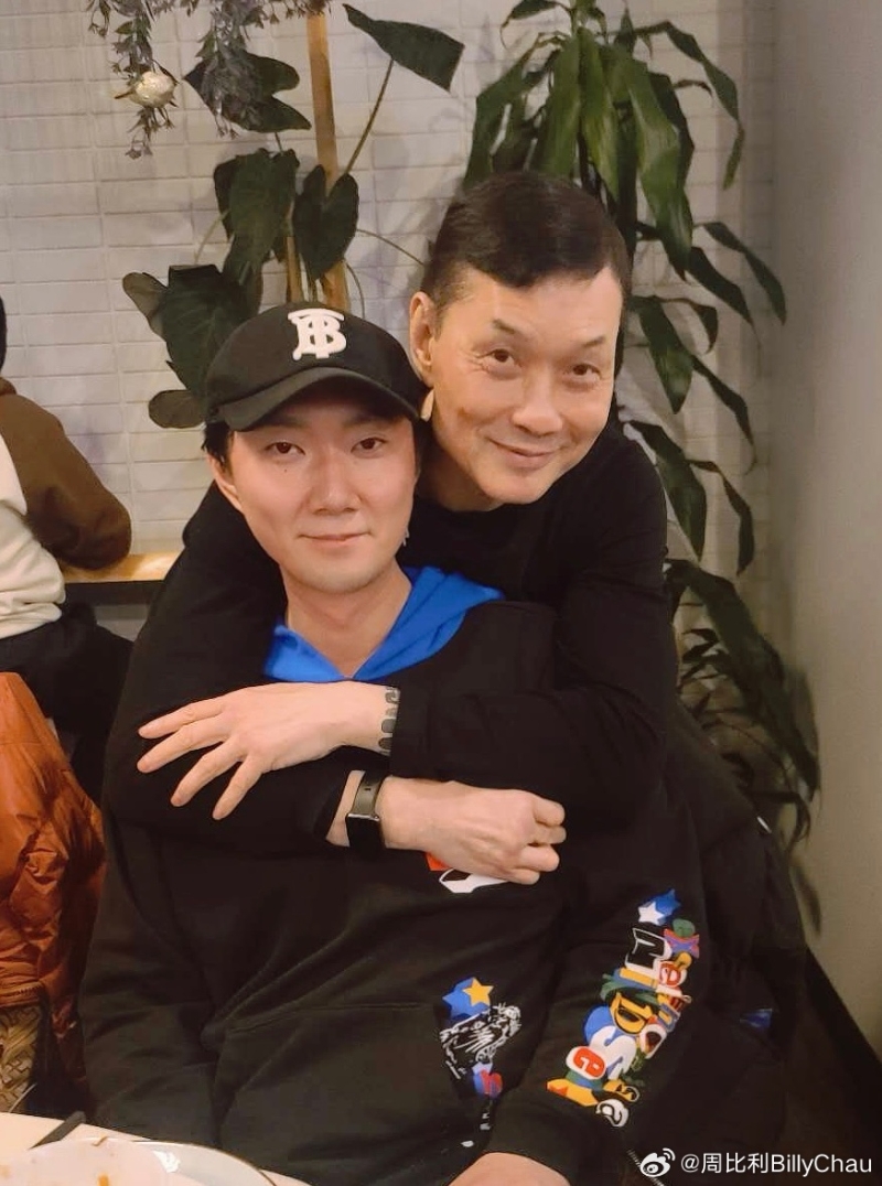 周比利日前返港，其真實狀態與實際年齡有出入。3