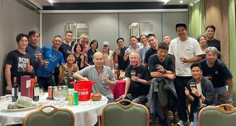 周比利日前返港，其真實狀態與實際年齡有出入。2