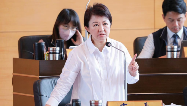 臺中市長盧秀燕29日在臺中市議會總質詢時表示，“中正路”改名，連Uber Eats登記的地址都會受影響。