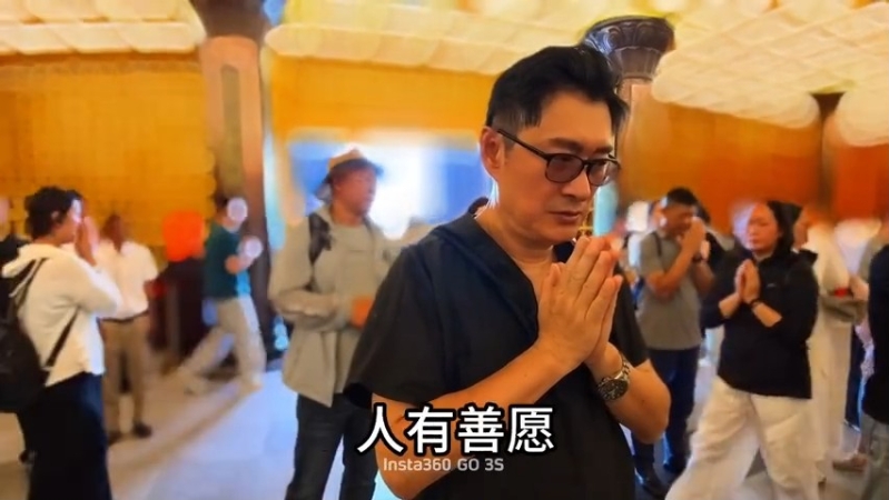 黃安拍片記錄自己在普陀山的經歷。