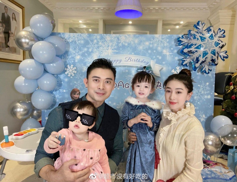 樊少皇為老婆一起慶祝42歲生日。