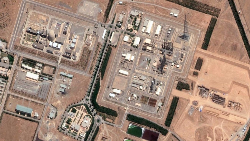 阿拉克重水反應堆6月14日被擊中后的衛星圖。 法新社