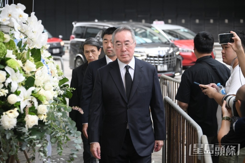 全國政協常委唐英年。
