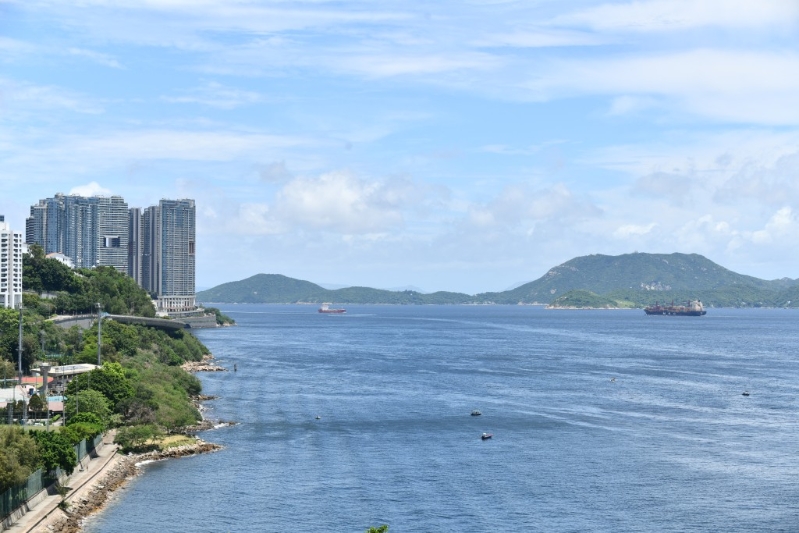 港島西環景觀開揚。