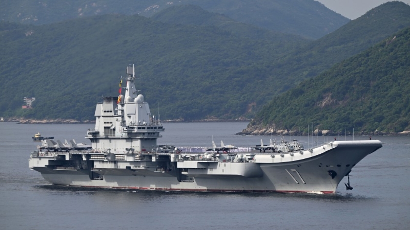 由航空母艦山東艦，導彈驅逐艦延安艦、湛江艦，導彈護衛艦運城艦組成的海軍艦艇編隊，將于7月3日至7日訪港。