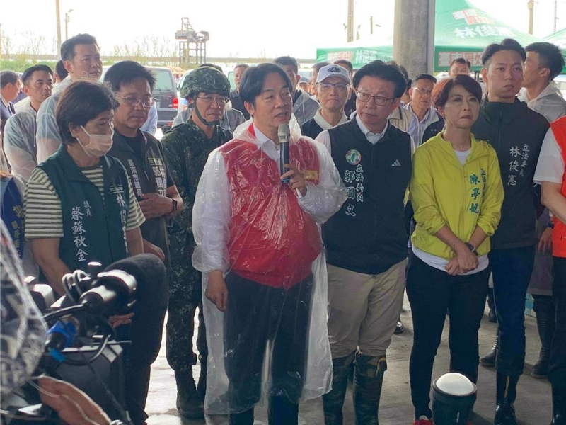 賴清德（中）勘災期間發言熱議不斷。