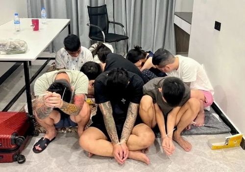 當地時間2025年7月16日，柬埔寨金邊，柬埔寨警方突襲一處詐騙中心。
