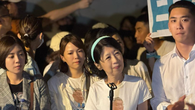 民眾黨前黨主席柯文哲妻子陳佩琪不滿國民黨臺北市議員鐘小平態度，表態再告一次。