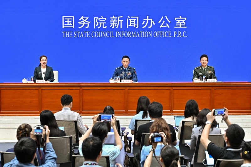 8月20日，國務院新聞辦公室在北京舉行新聞發布會，閱兵領導小組辦公室副主任、中央軍委聯合參謀部作戰局少將副局長吳澤棵，中國人民解放軍中部戰區閱兵指揮機構辦公室常務副主任、政治工作部少將副主任徐貴忠介紹閱兵準備工作有關情況，并答記者問。