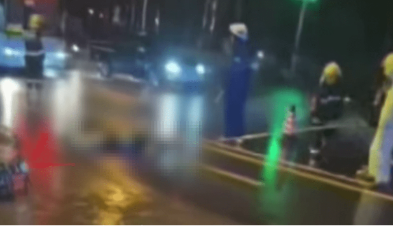 廈門一男子因暴雨天路燈漏電觸電身亡。