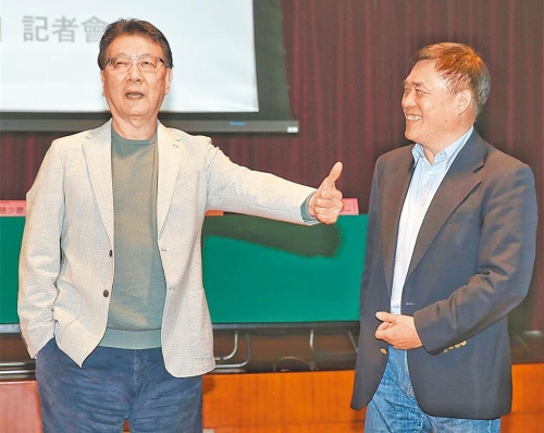 郝龍斌（右）將參選黨主席。