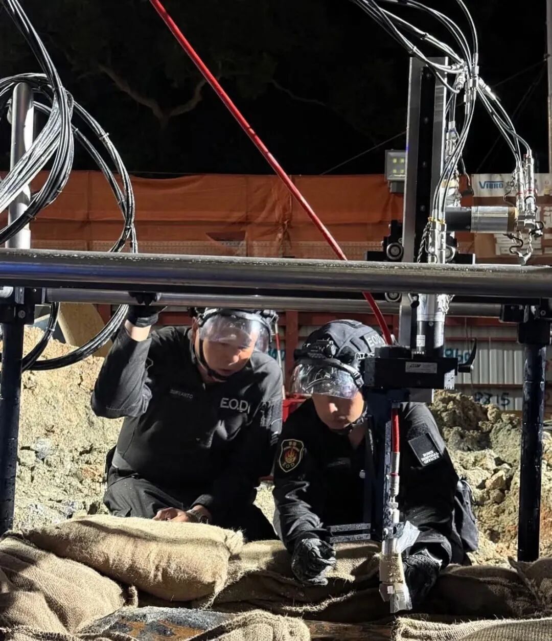 拆彈現場 拆彈現場