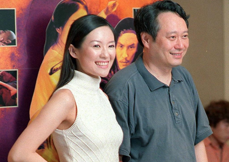 李安（右）后來找上章子怡演出《臥虎藏龍》。