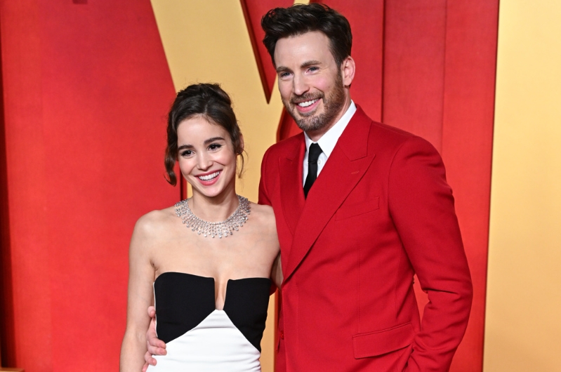 “美國隊長”娶小16歲妻悄悄當爸