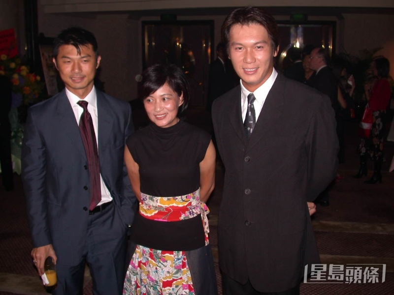 甄志強（右）當年與富婆趙金卿拍過拖。